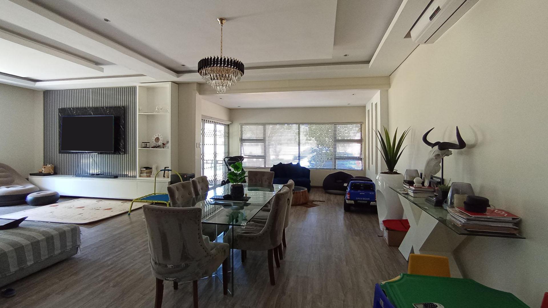 Dining Room - 37 square meters of property in Pumulani AH