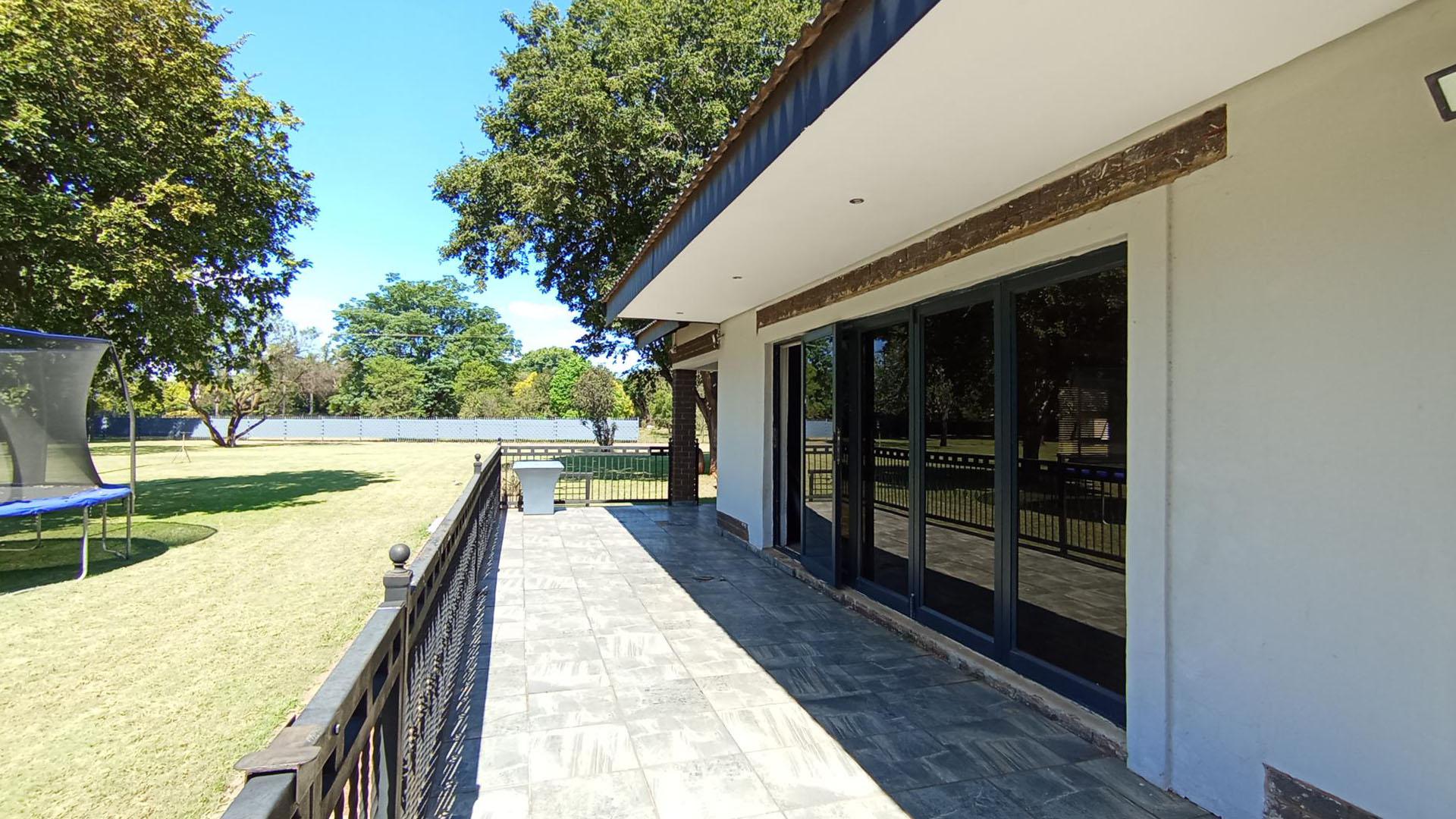 Patio - 44 square meters of property in Pumulani AH