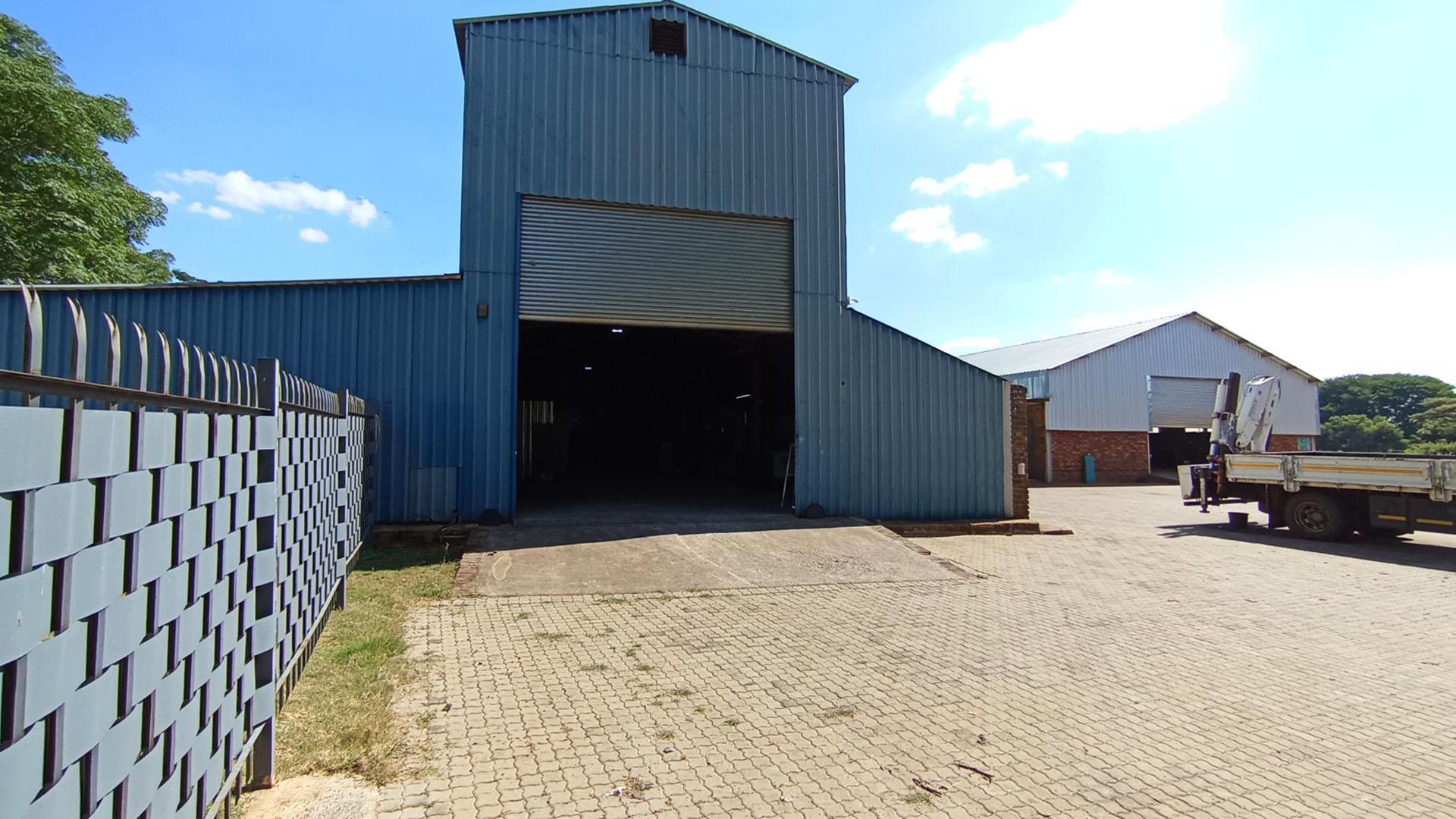 Store Room - 1670 square meters of property in Pumulani AH