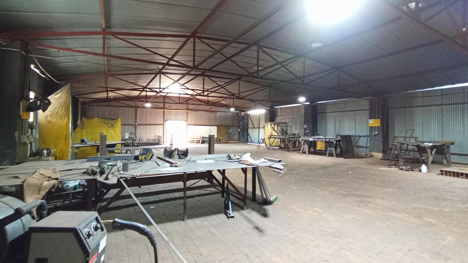 Store Room - 1670 square meters of property in Pumulani AH