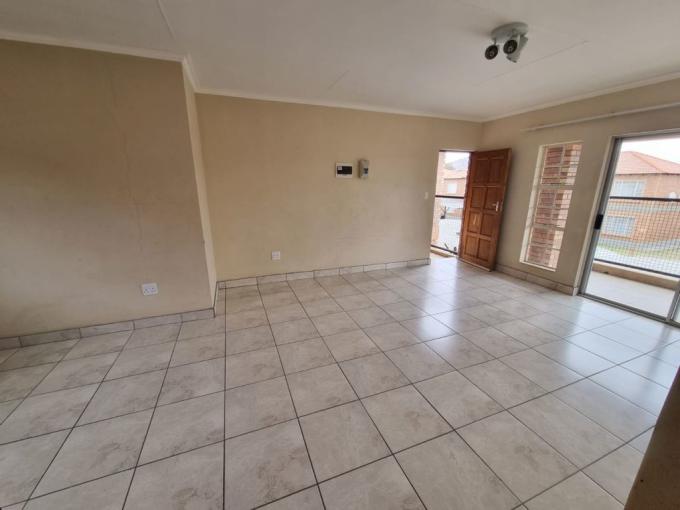 3 Bedroom Apartment to Rent in Waterval East - Property to rent - MR644759