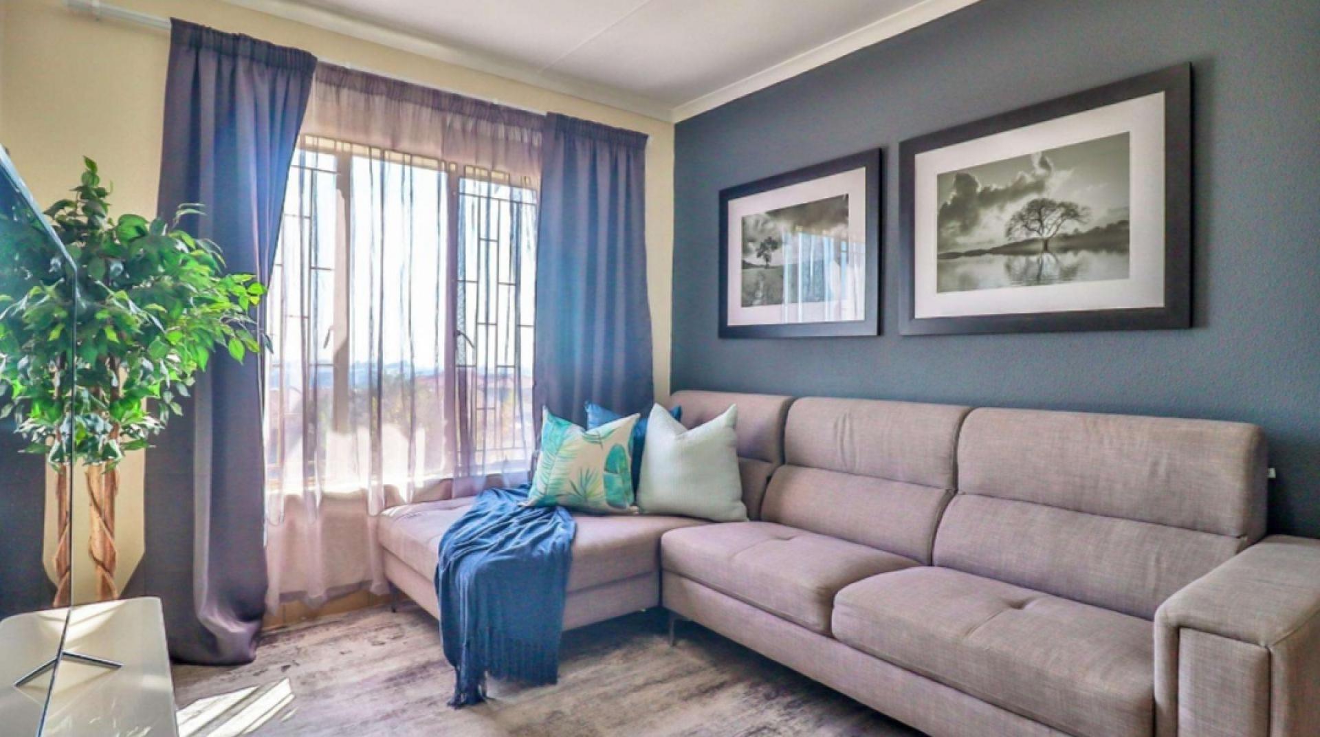  of property in Kosmosdal