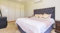 Main Bedroom - 22 square meters of property in Atholl Heights
