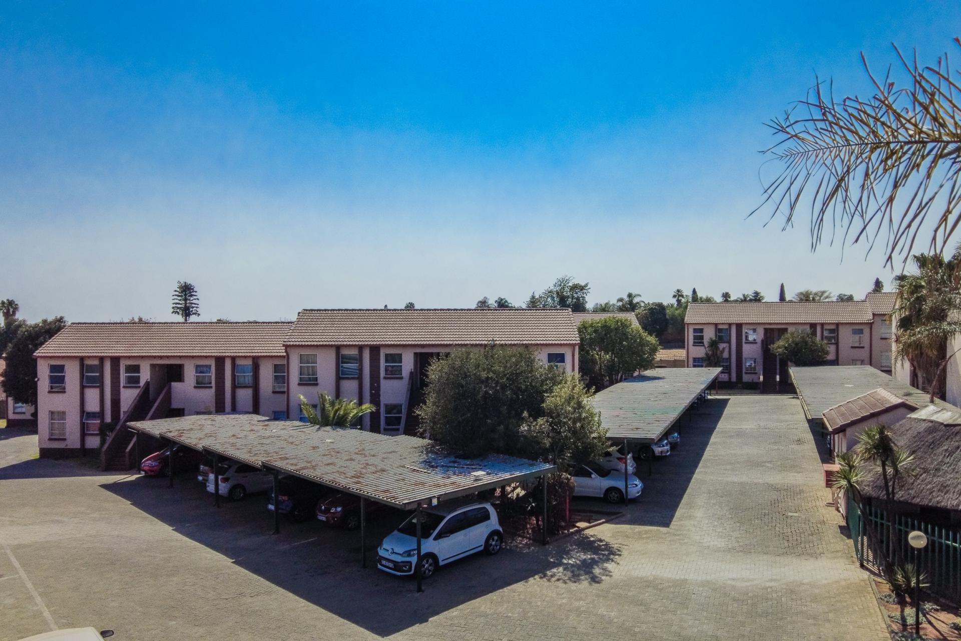 Spaces - 2 square meters of property in Norkem park