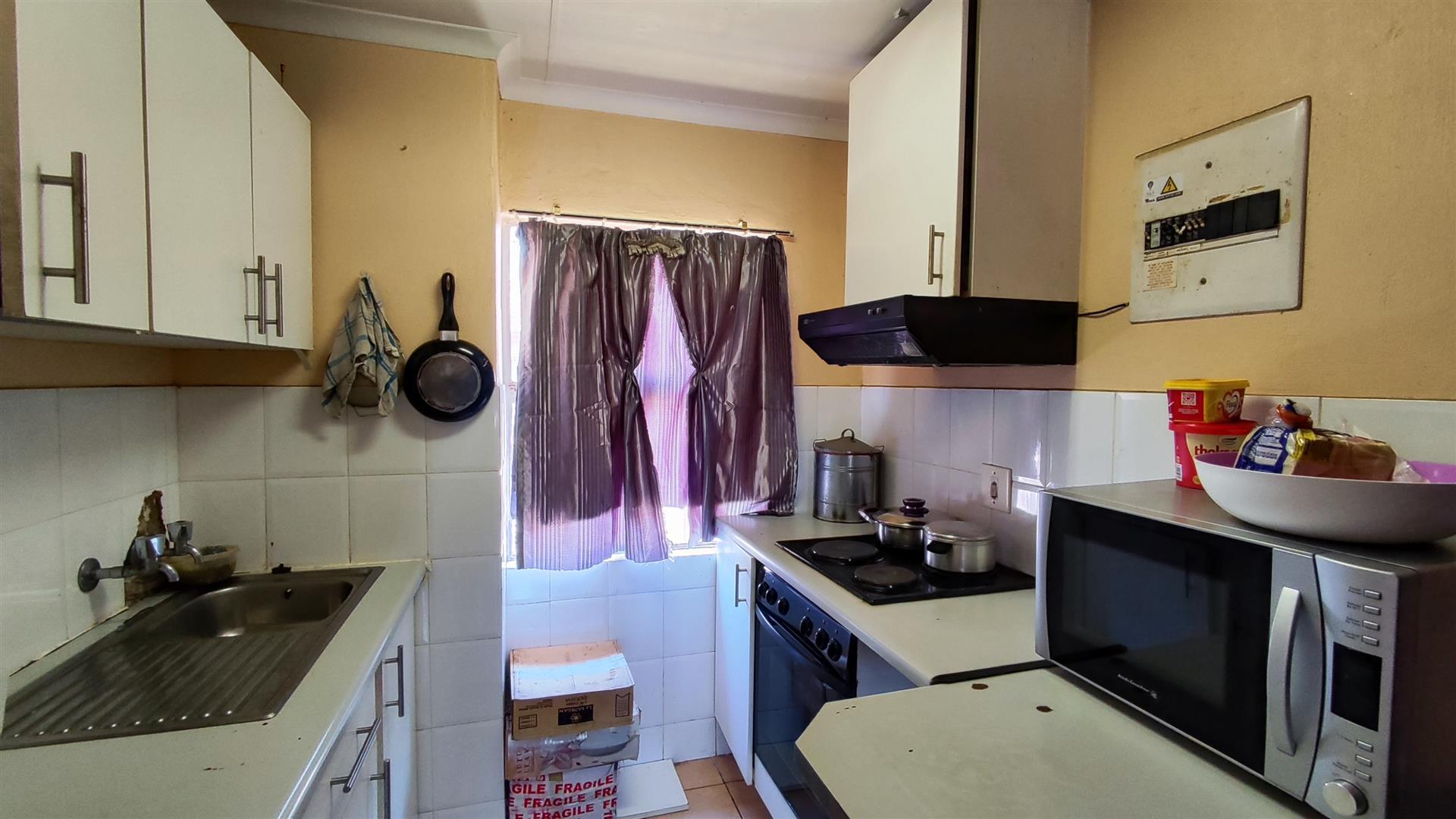 Kitchen - 4 square meters of property in Norkem park
