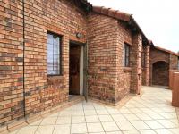 2 Bedroom 1 Bathroom Flat/Apartment for Sale for sale in Mooikloof Ridge