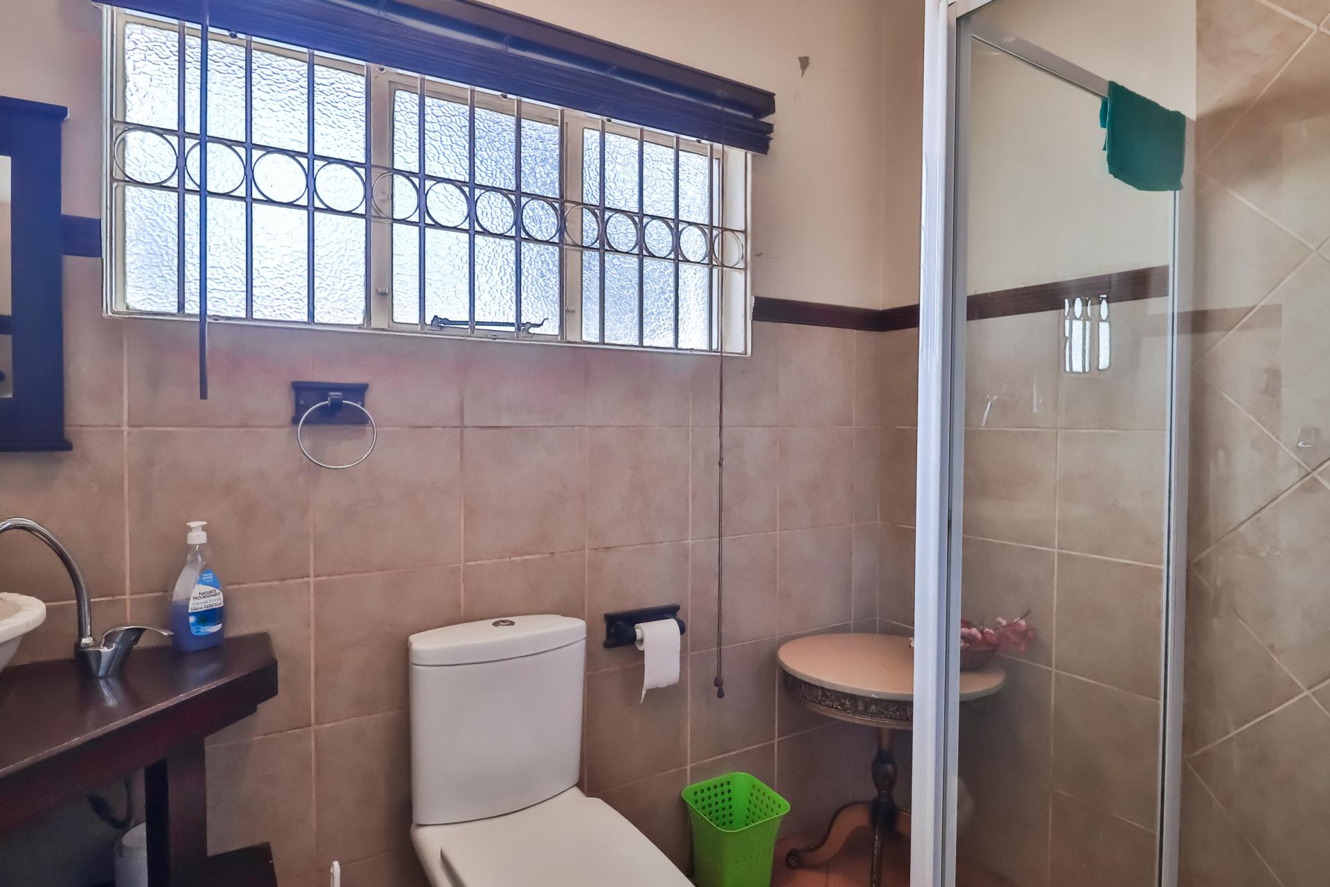 Bathroom 1 of property in Wierdapark