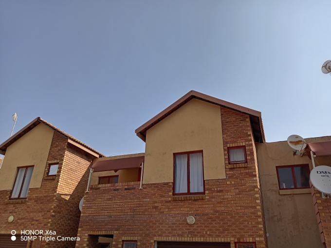 3 Bedroom Sectional Title for Sale For Sale in Annadale - MR645063