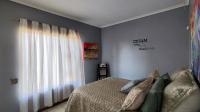 Bed Room 1 - 13 square meters of property in Riversdale