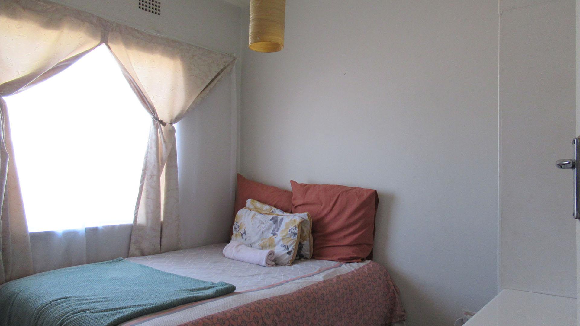 Bed Room 3 - 12 square meters of property in Kew