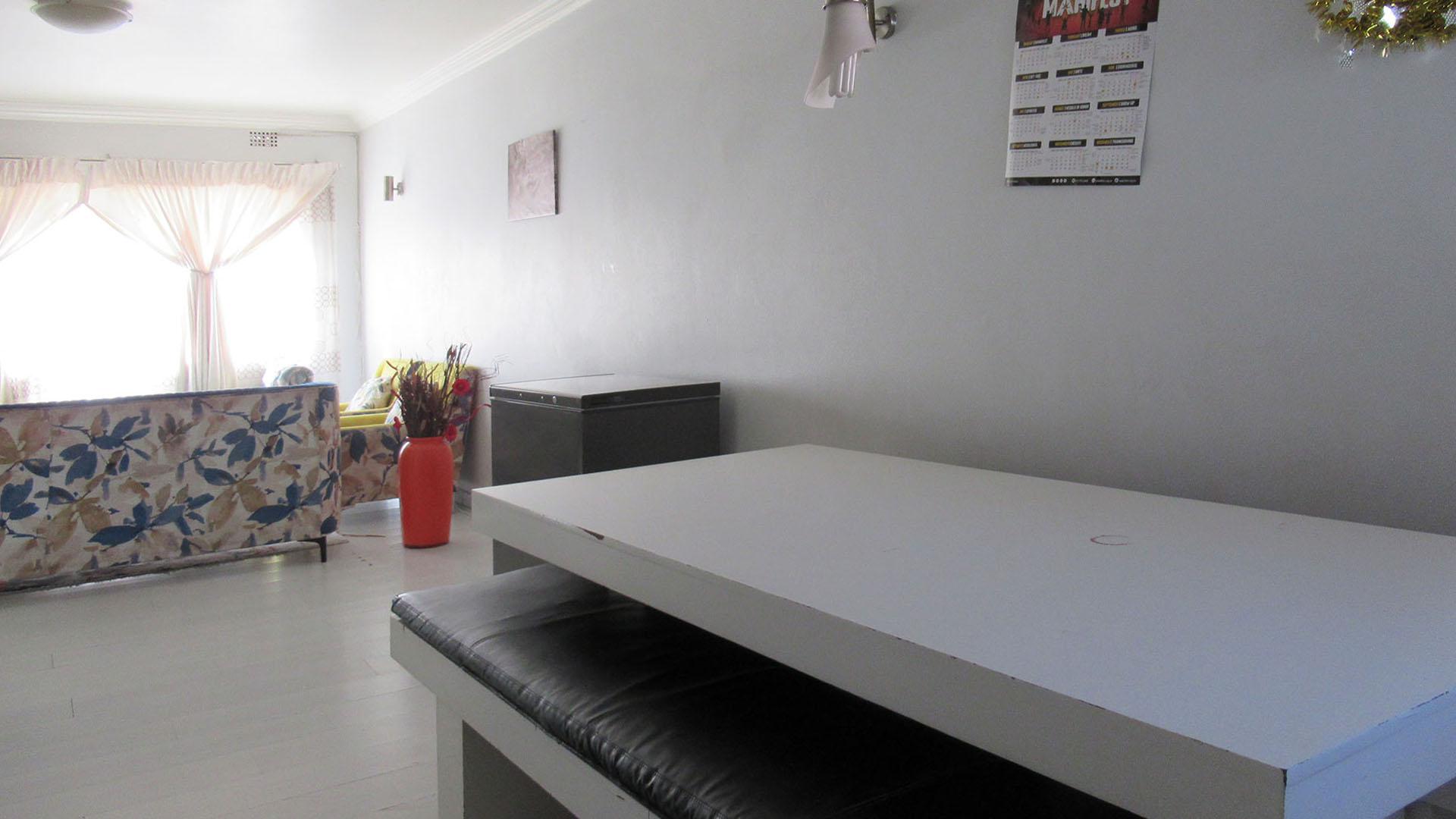 Dining Room - 9 square meters of property in Kew