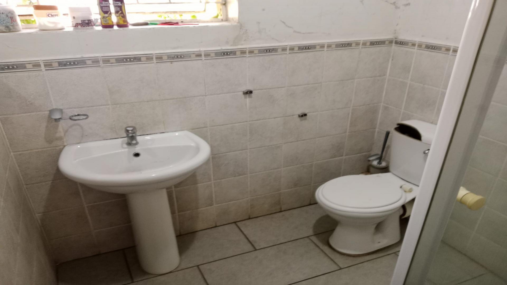 Bathroom 2 of property in Flamingo Park