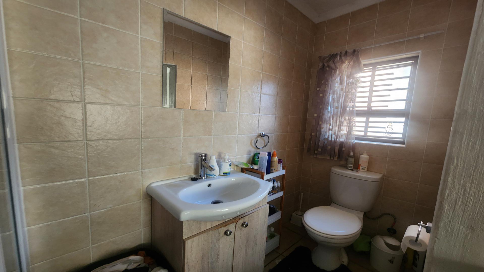 Bathroom 1 of property in Helderkruin