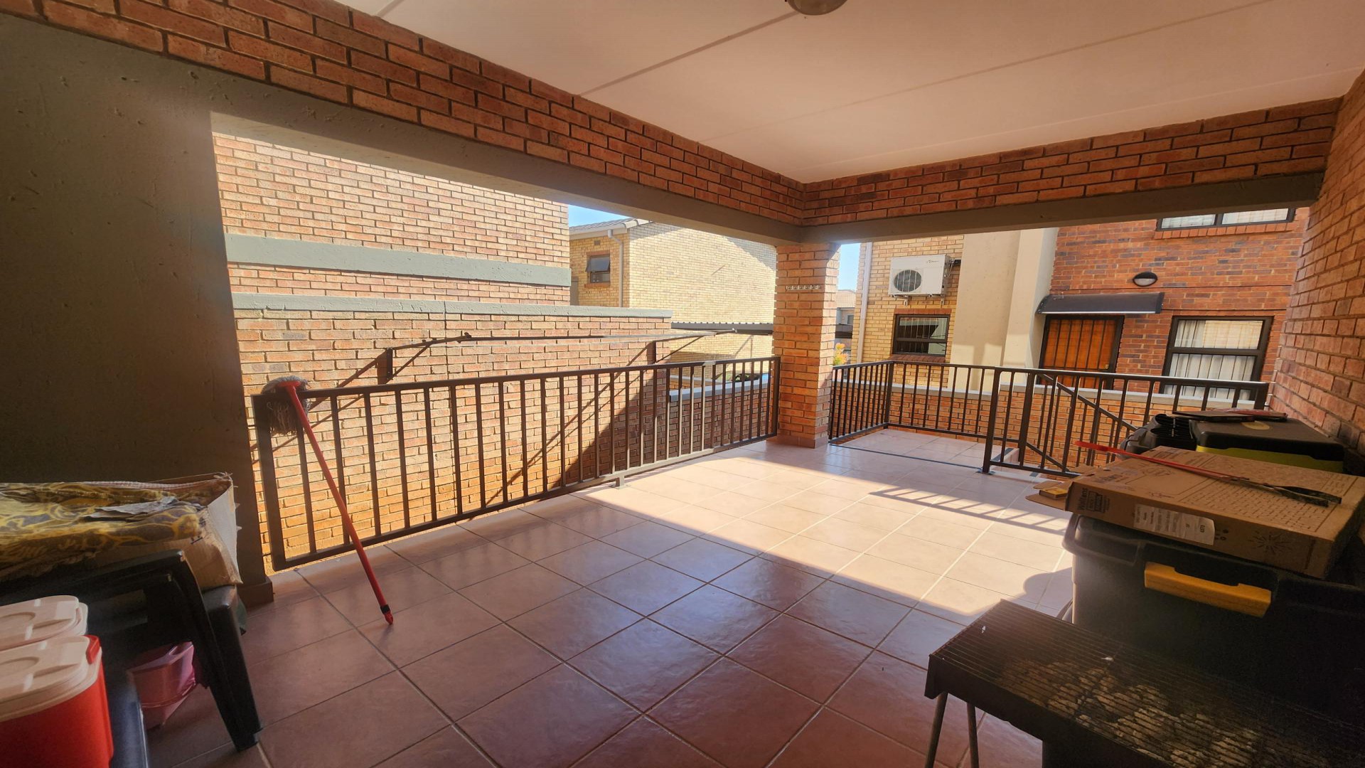 Balcony of property in Helderkruin