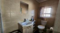 Bathroom 1 of property in Helderkruin