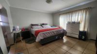 Bed Room 1 of property in Helderkruin