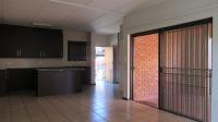 Lounges - 22 square meters of property in Helderkruin