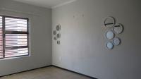 Bed Room 2 - 12 square meters of property in Helderkruin