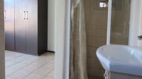Main Bathroom - 5 square meters of property in Helderkruin