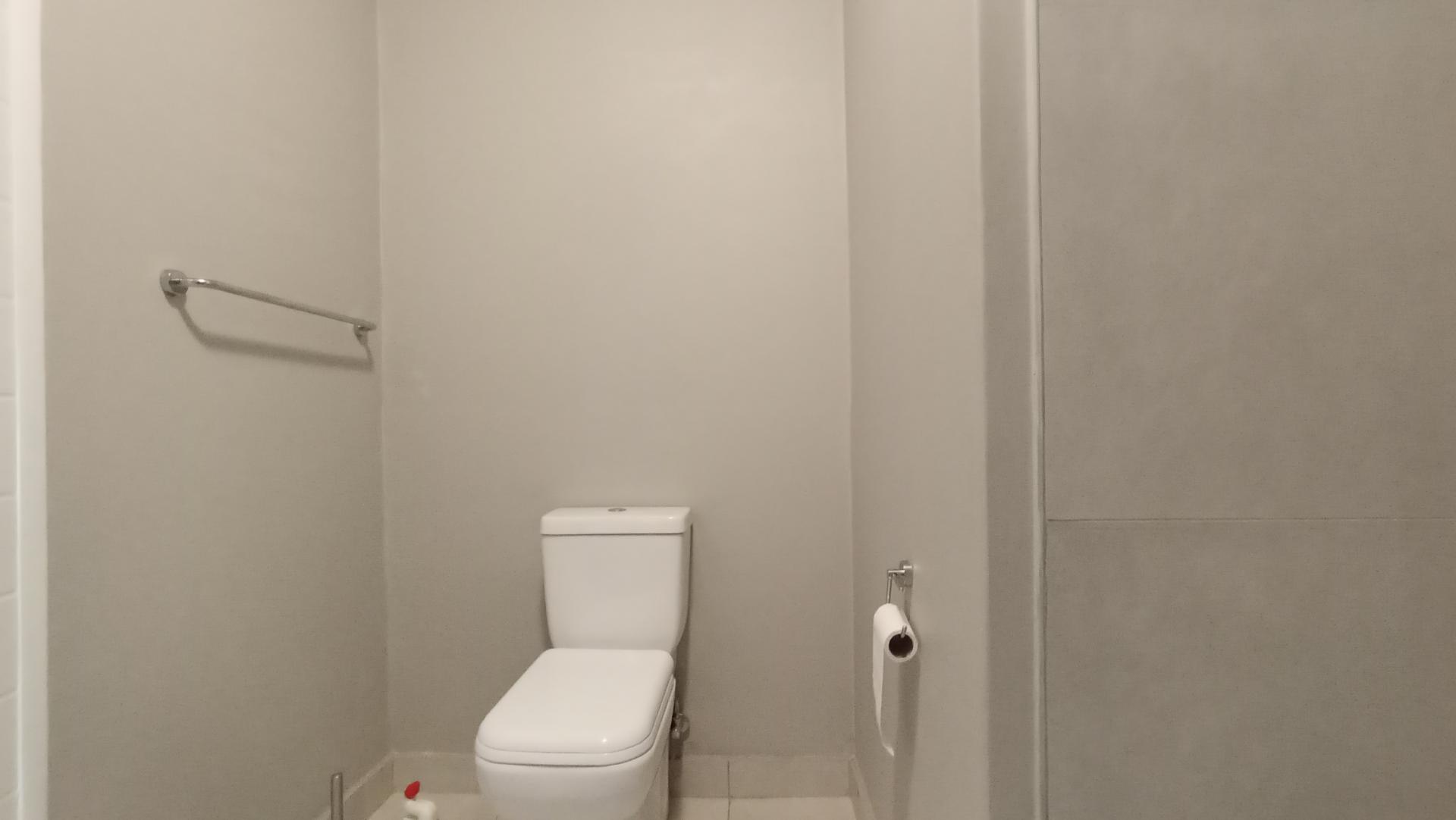 Main Bathroom - 6 square meters of property in Midridge Park