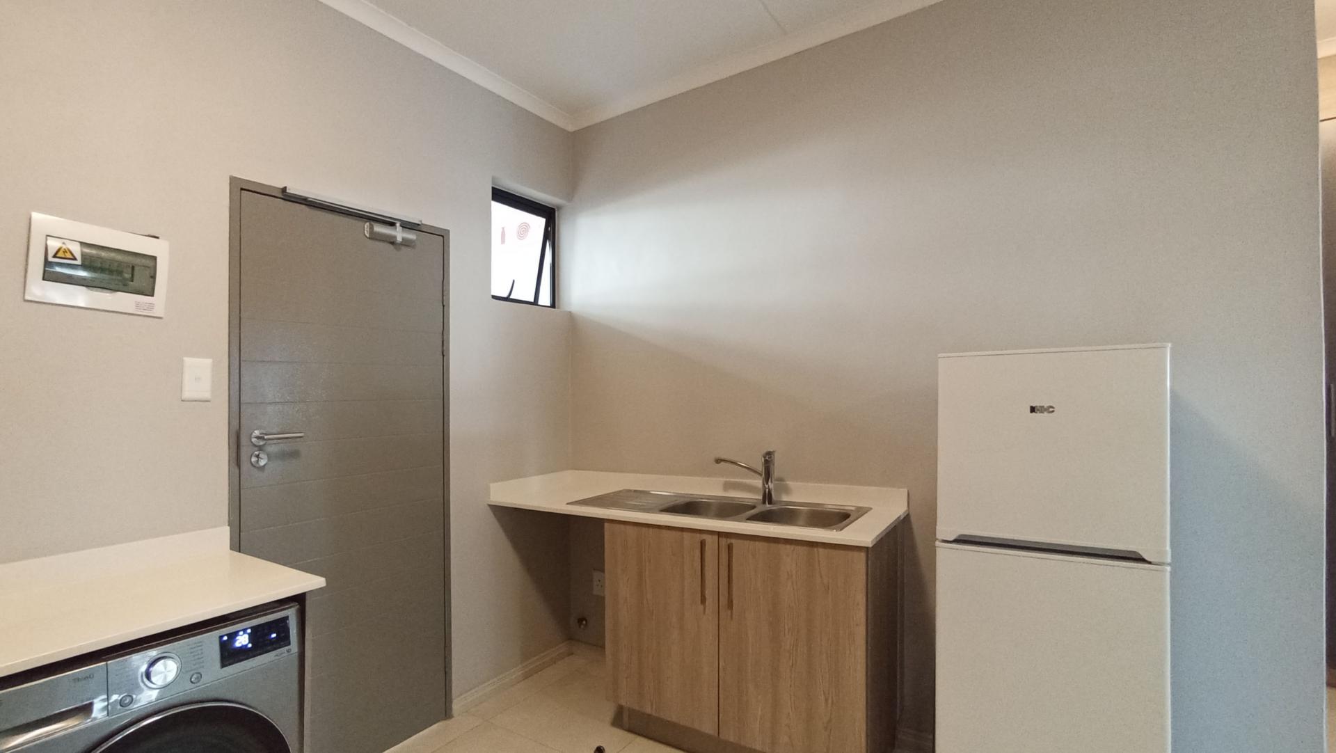 Kitchen - 10 square meters of property in Midridge Park