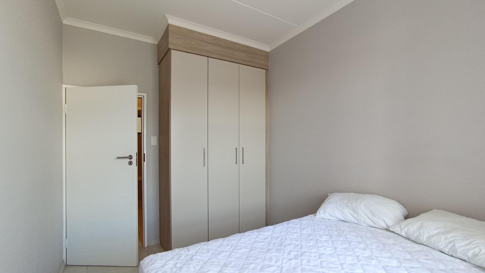 Bed Room 1 - 11 square meters of property in Midridge Park