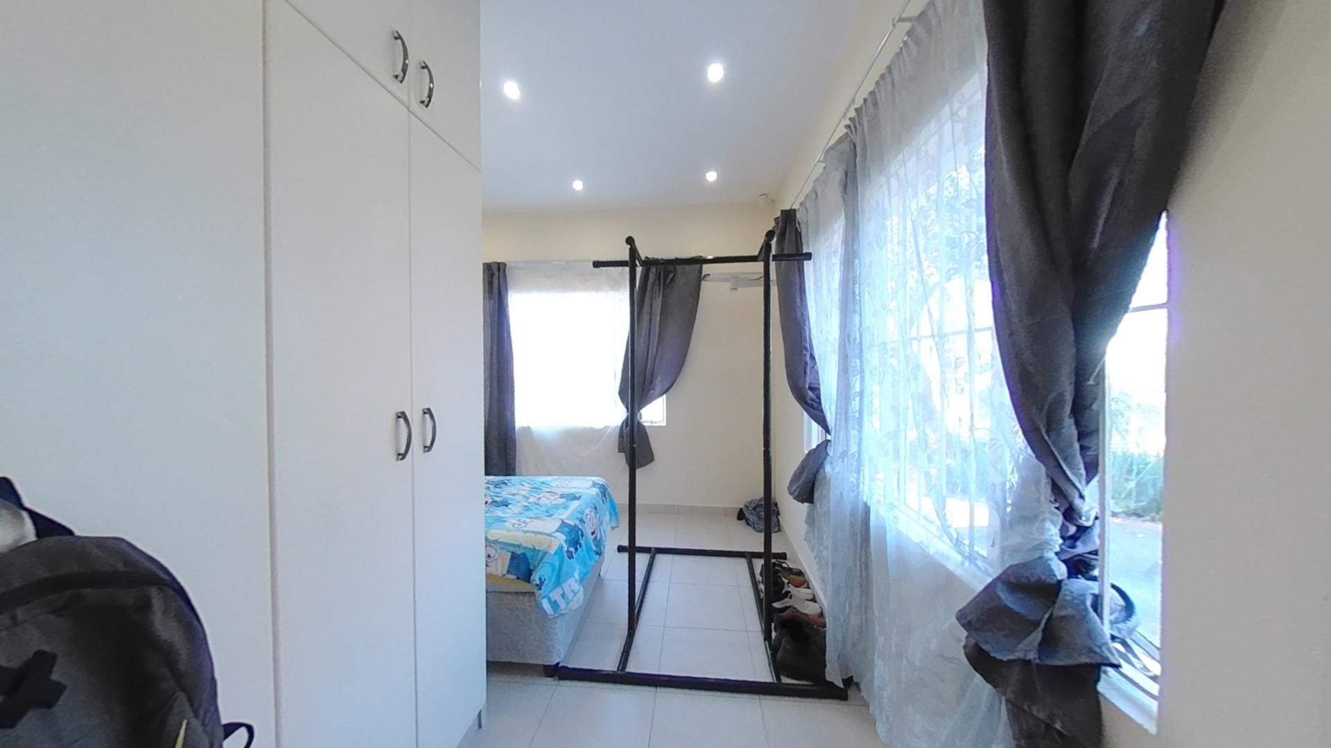 Bed Room 1 - 12 square meters of property in Windermere