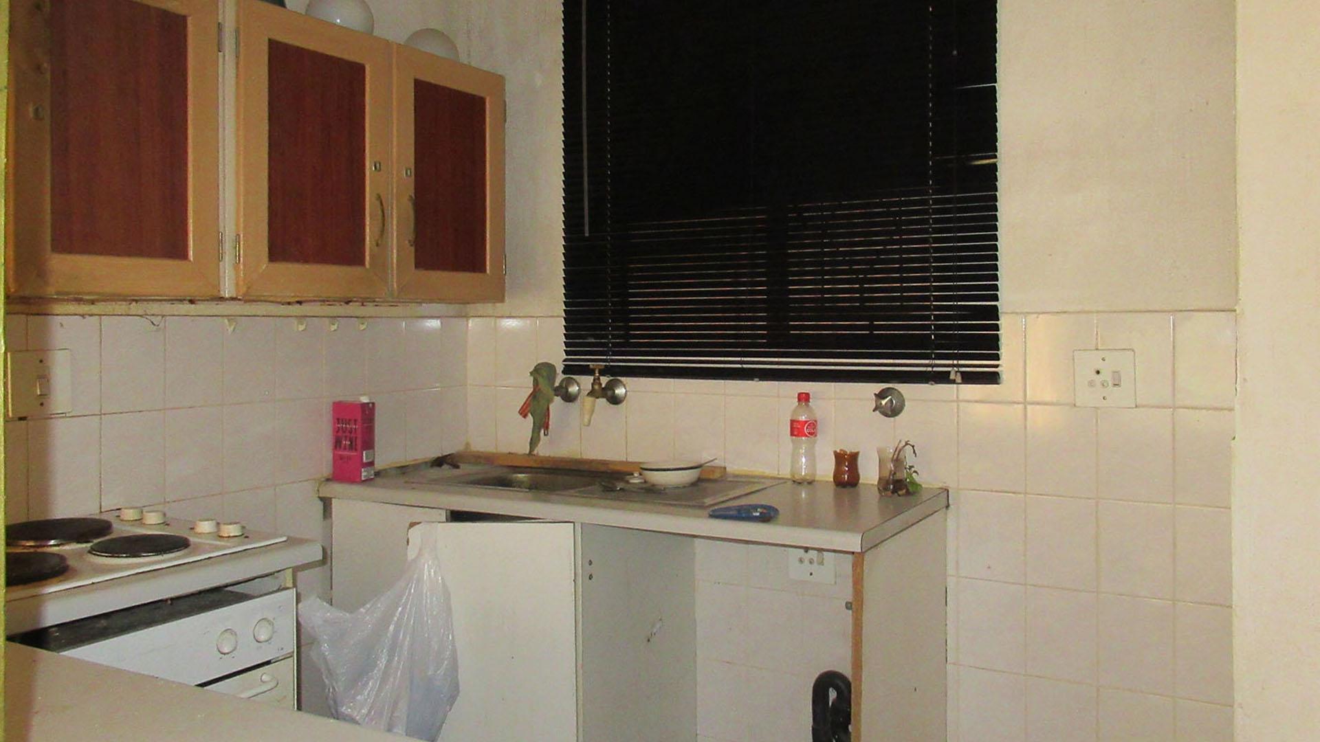 Kitchen - 6 square meters of property in Horison