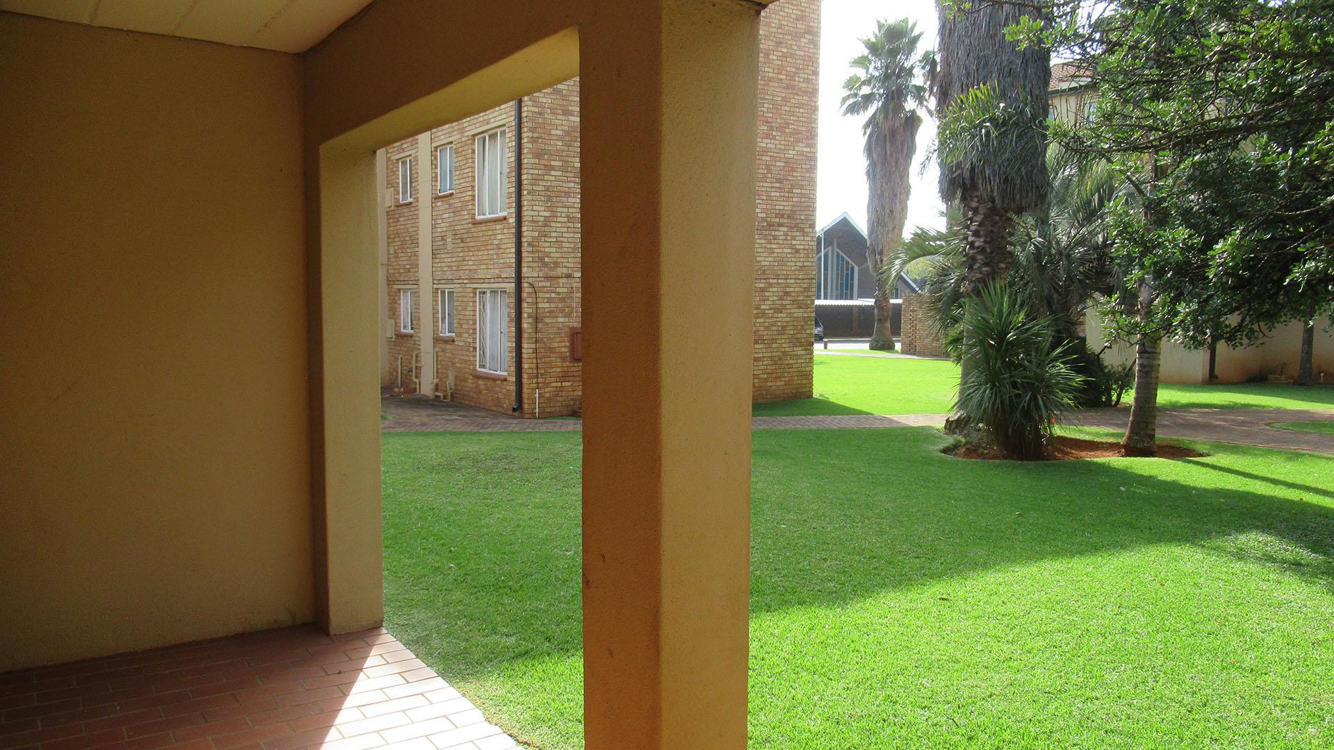 Patio - 6 square meters of property in Horison