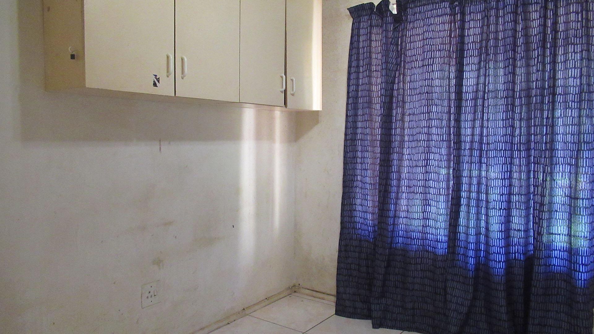 Bed Room 1 - 9 square meters of property in Horison