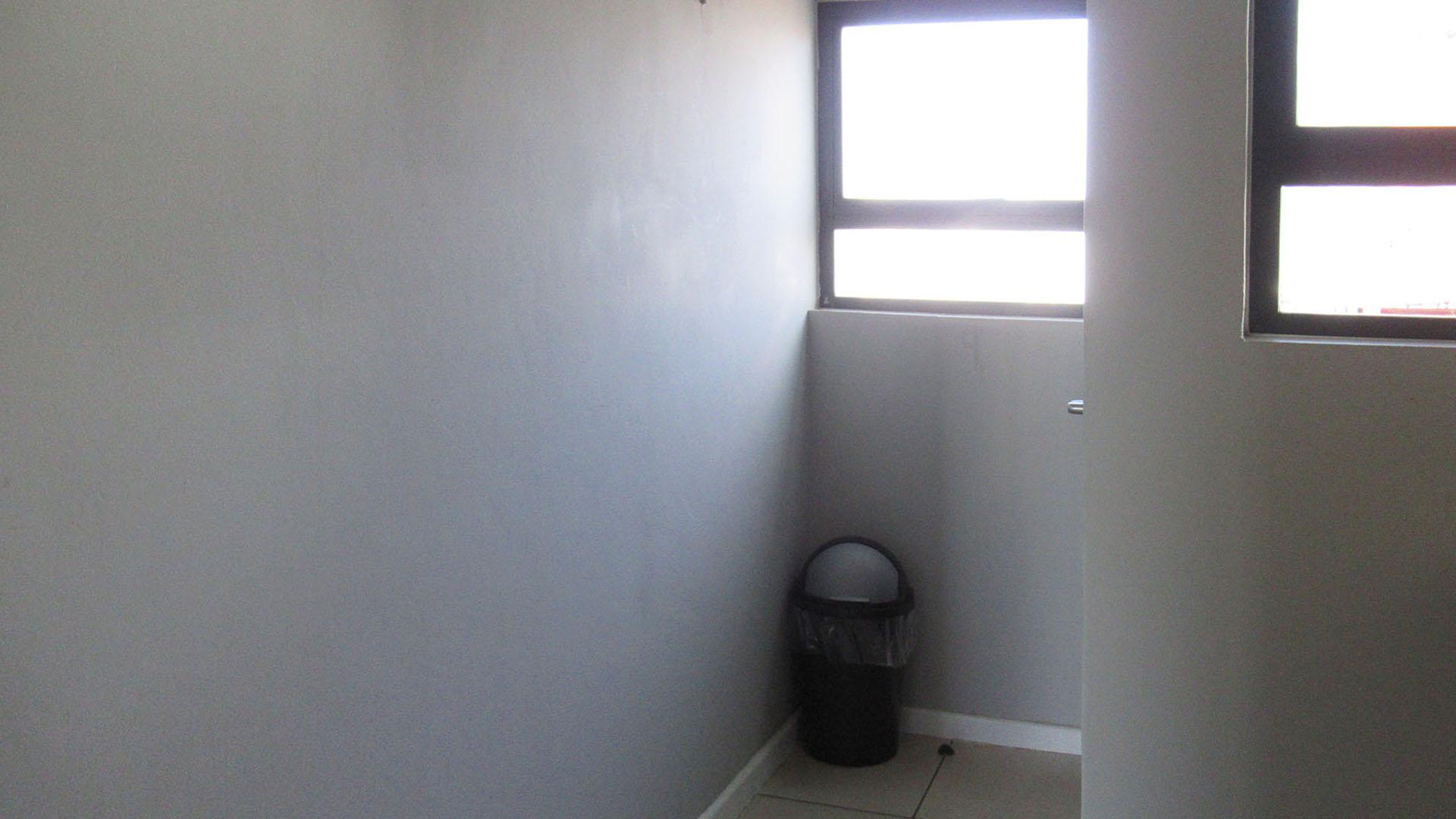 Kitchen - 8 square meters of property in Fourways