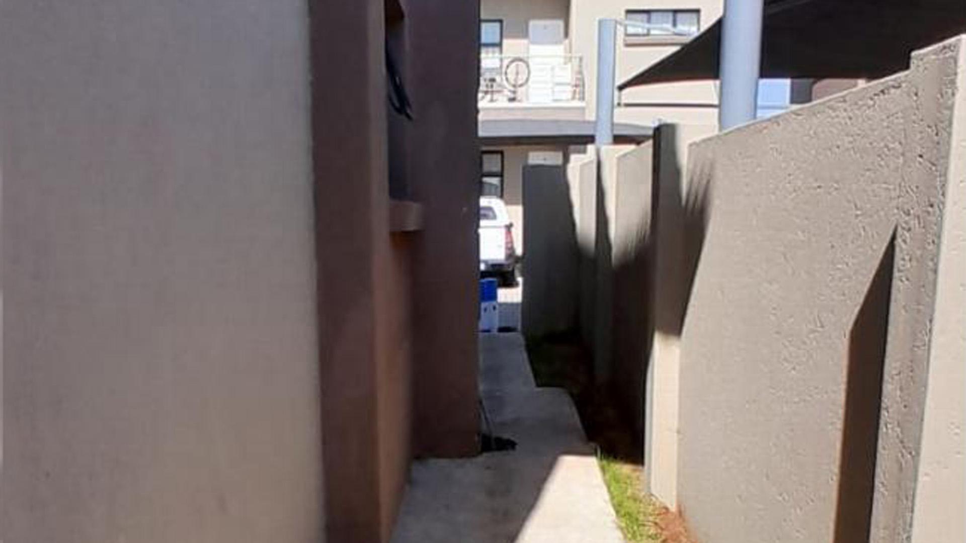 Backyard of property in Bendor