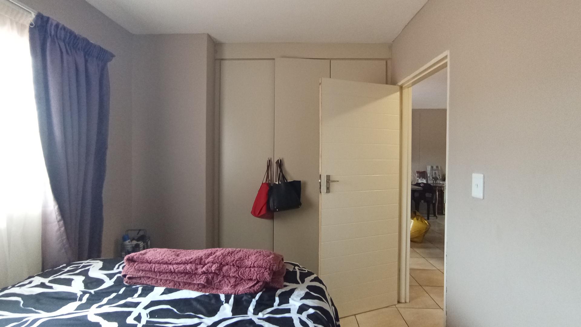 Bed Room 2 - 11 square meters of property in Annlin West