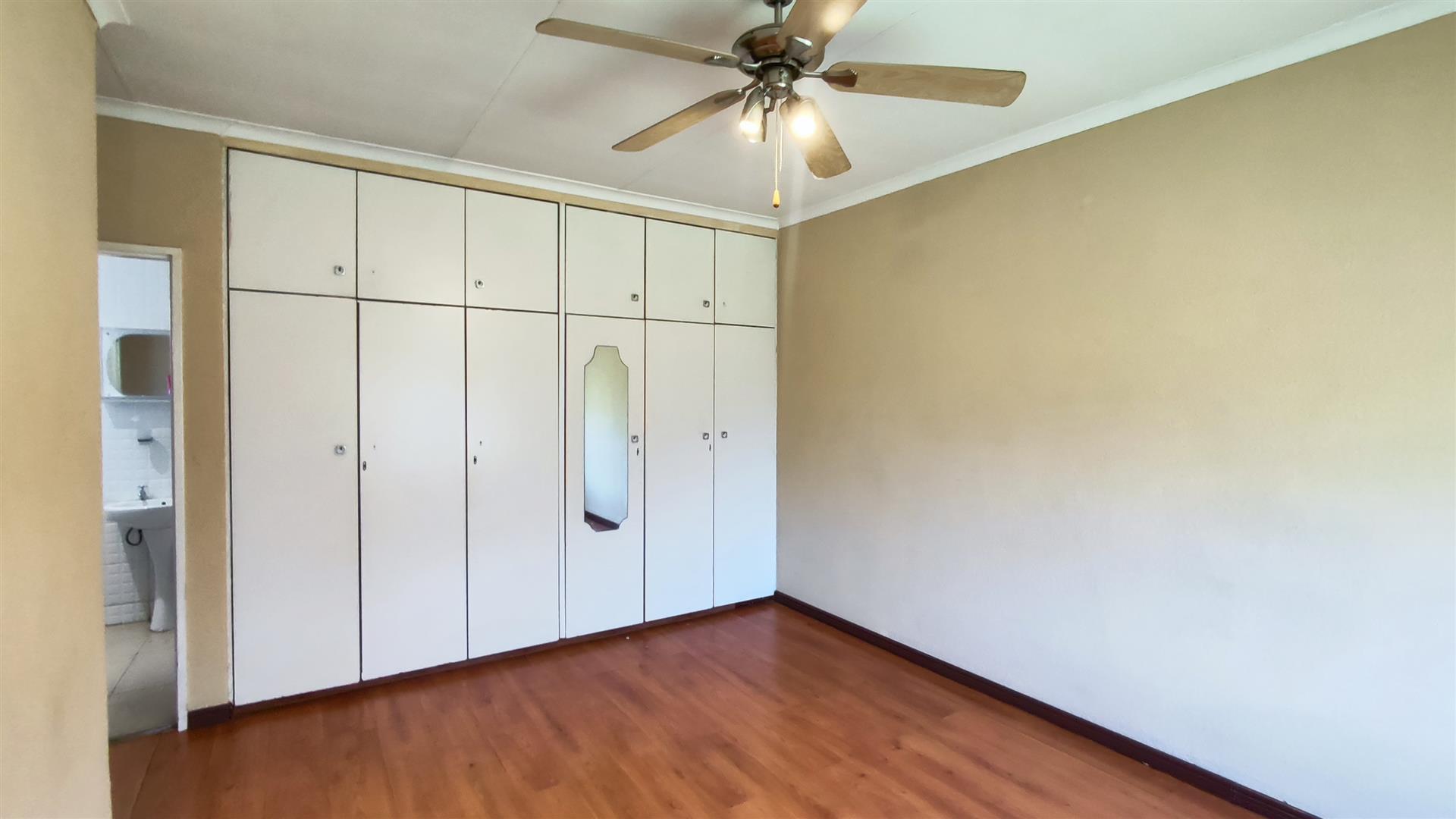 Main Bedroom - 21 square meters of property in Mayberry Park