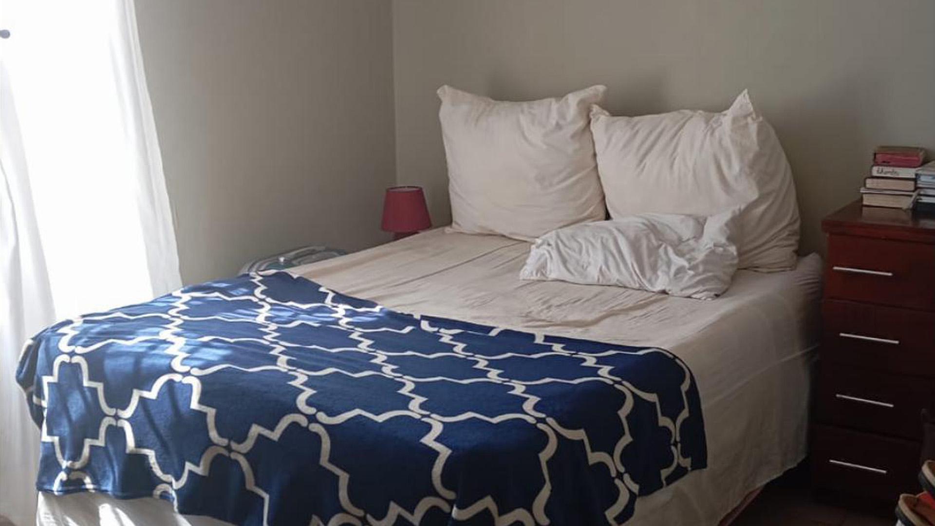 Bed Room 1 - 8 square meters of property in Protea Glen