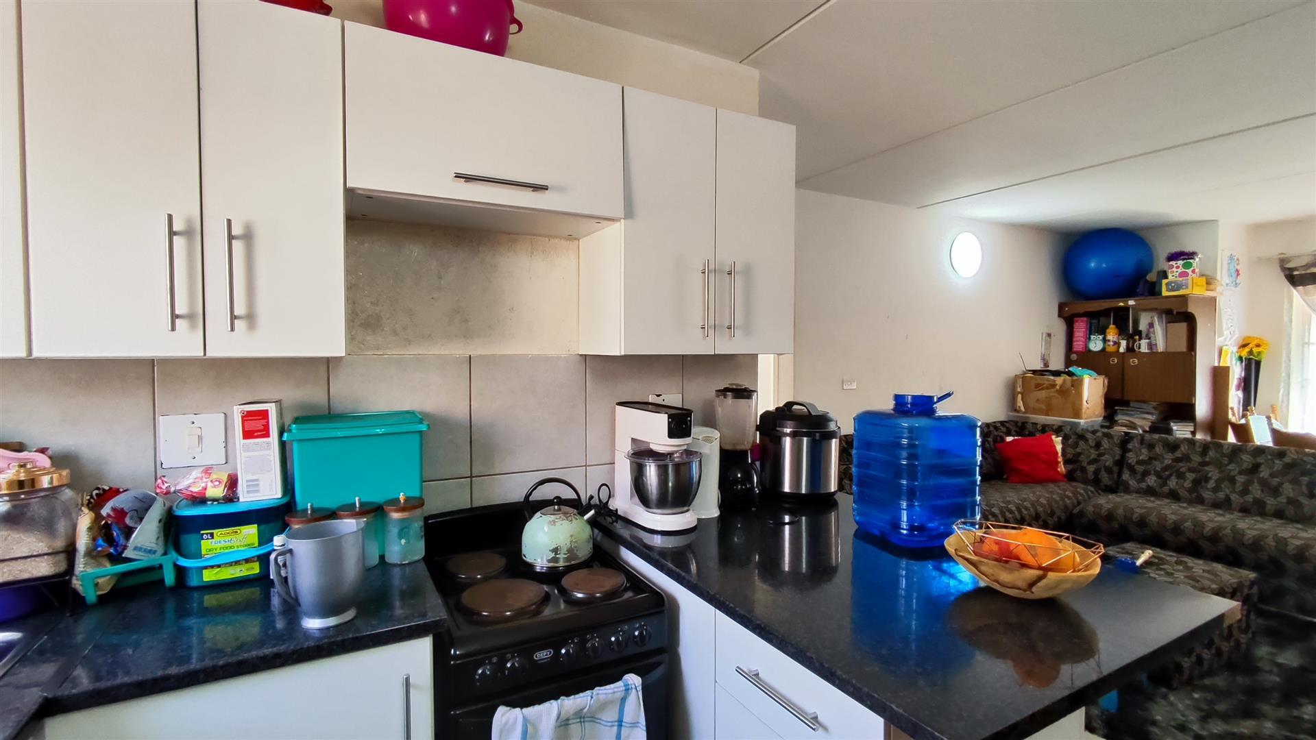 Kitchen - 6 square meters of property in Glen Marais