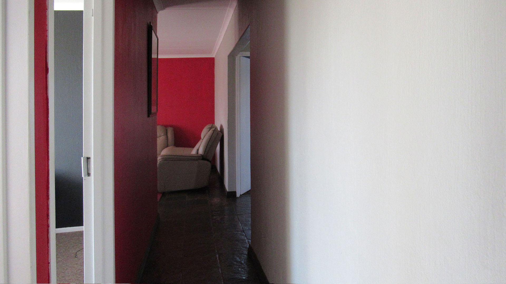 Spaces - 5 square meters of property in Radiokop