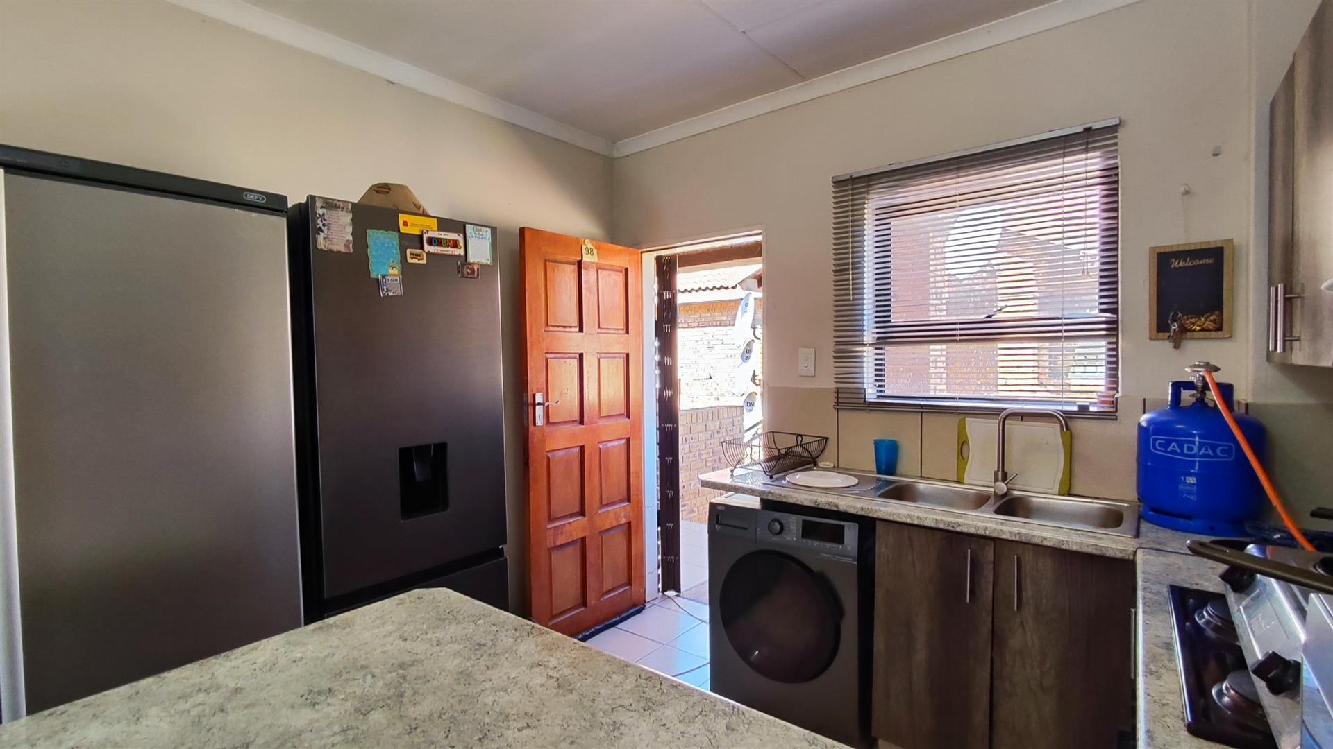 Kitchen - 9 square meters of property in Witfield
