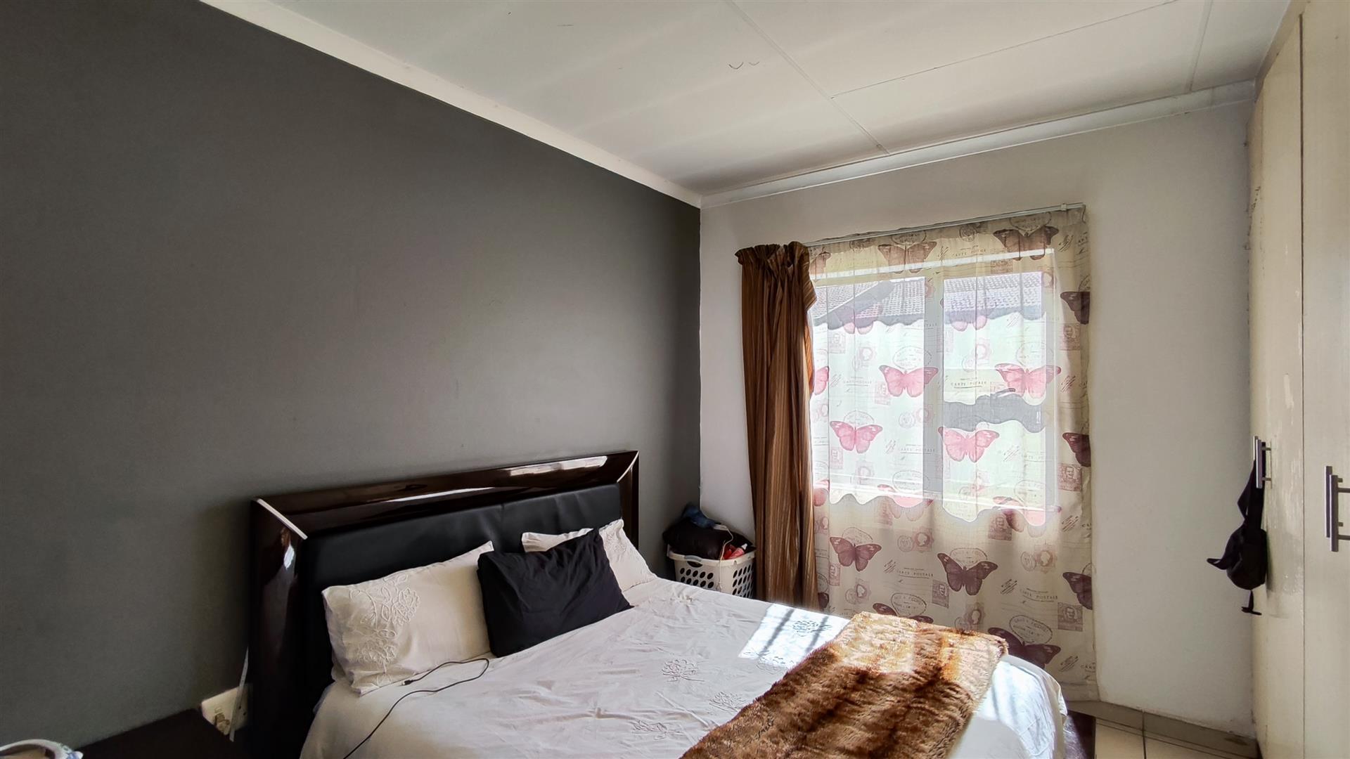 Main Bedroom - 15 square meters of property in Witfield