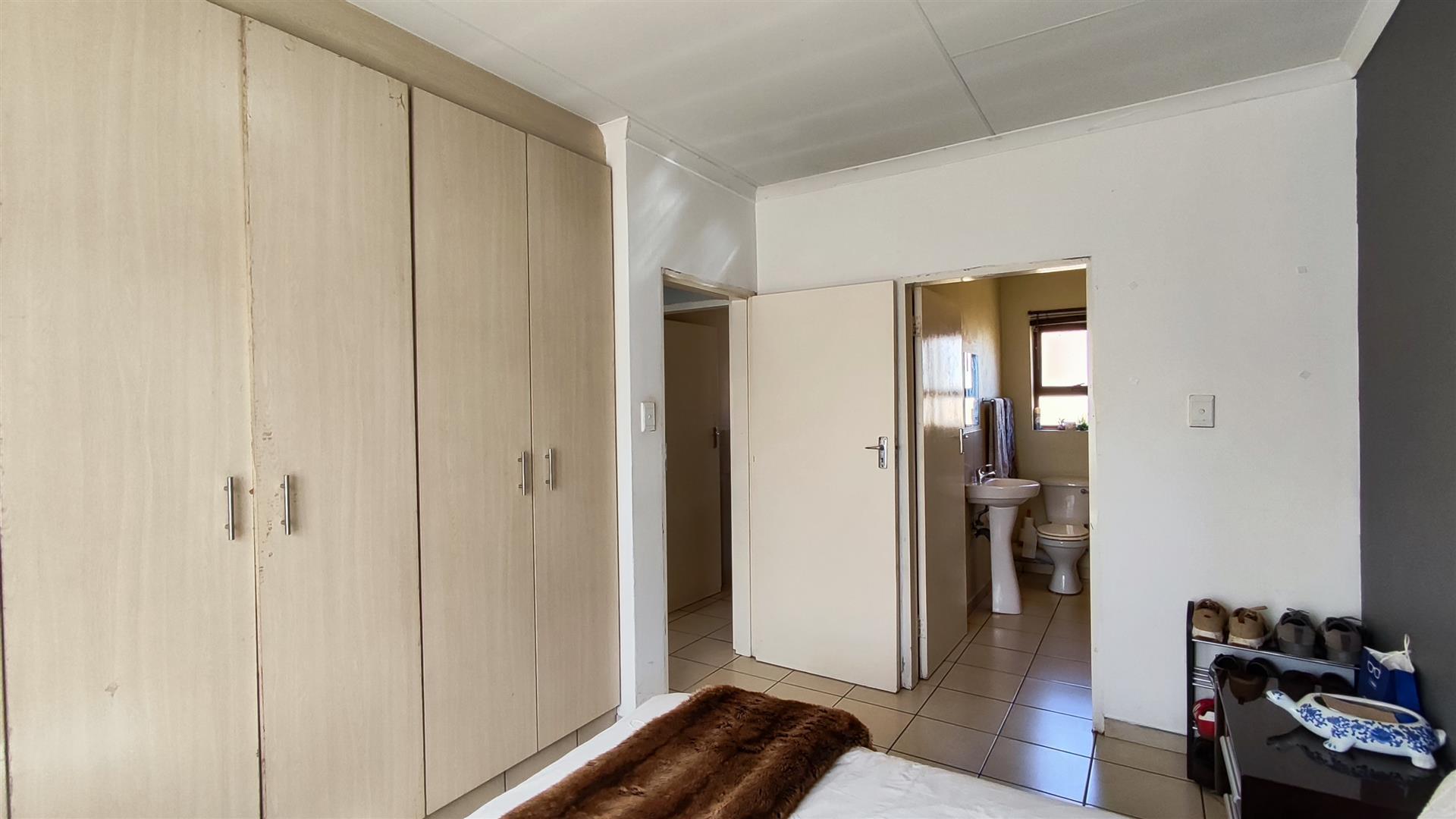 Main Bedroom - 15 square meters of property in Witfield