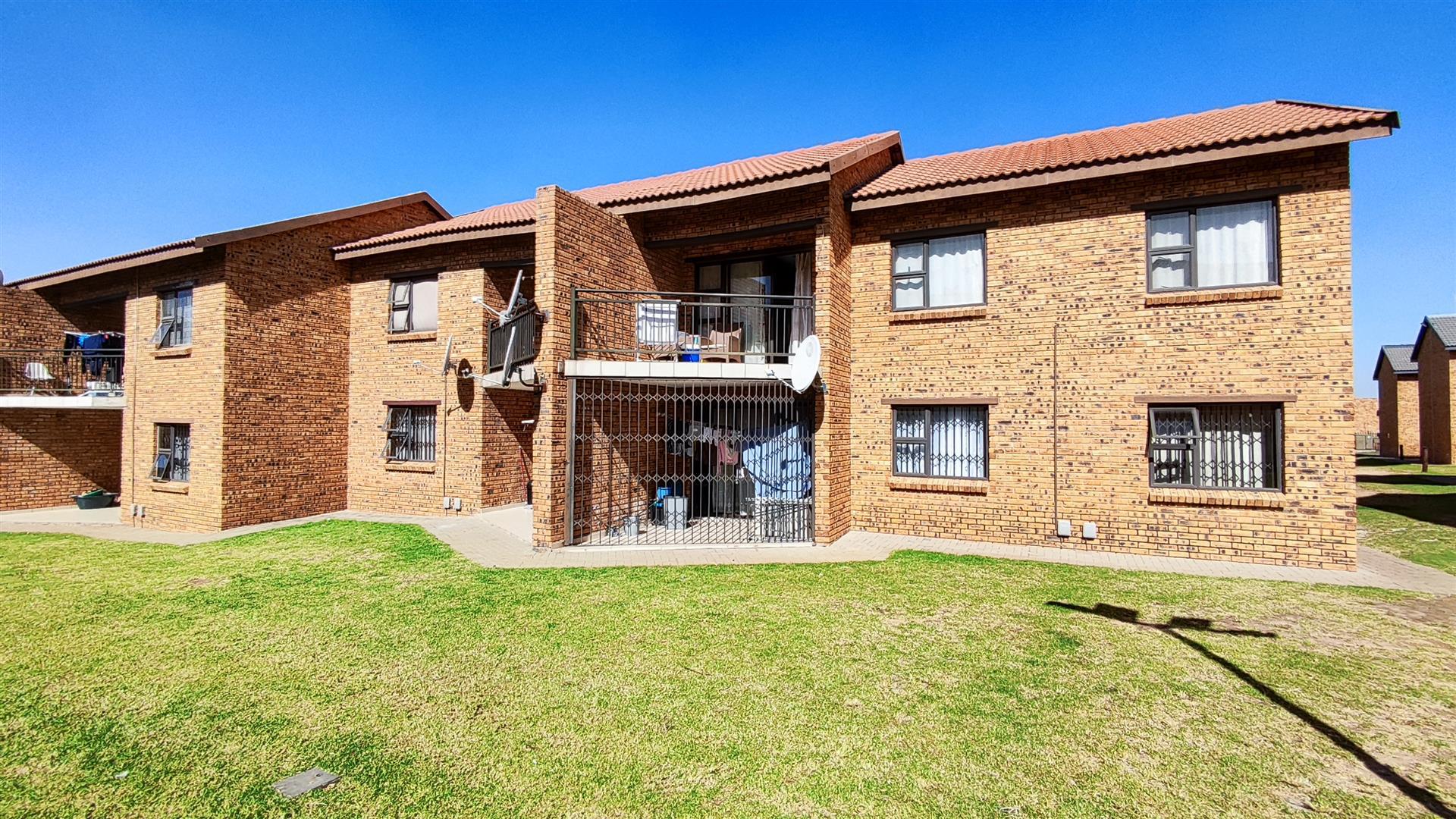 Front View of property in Witfield