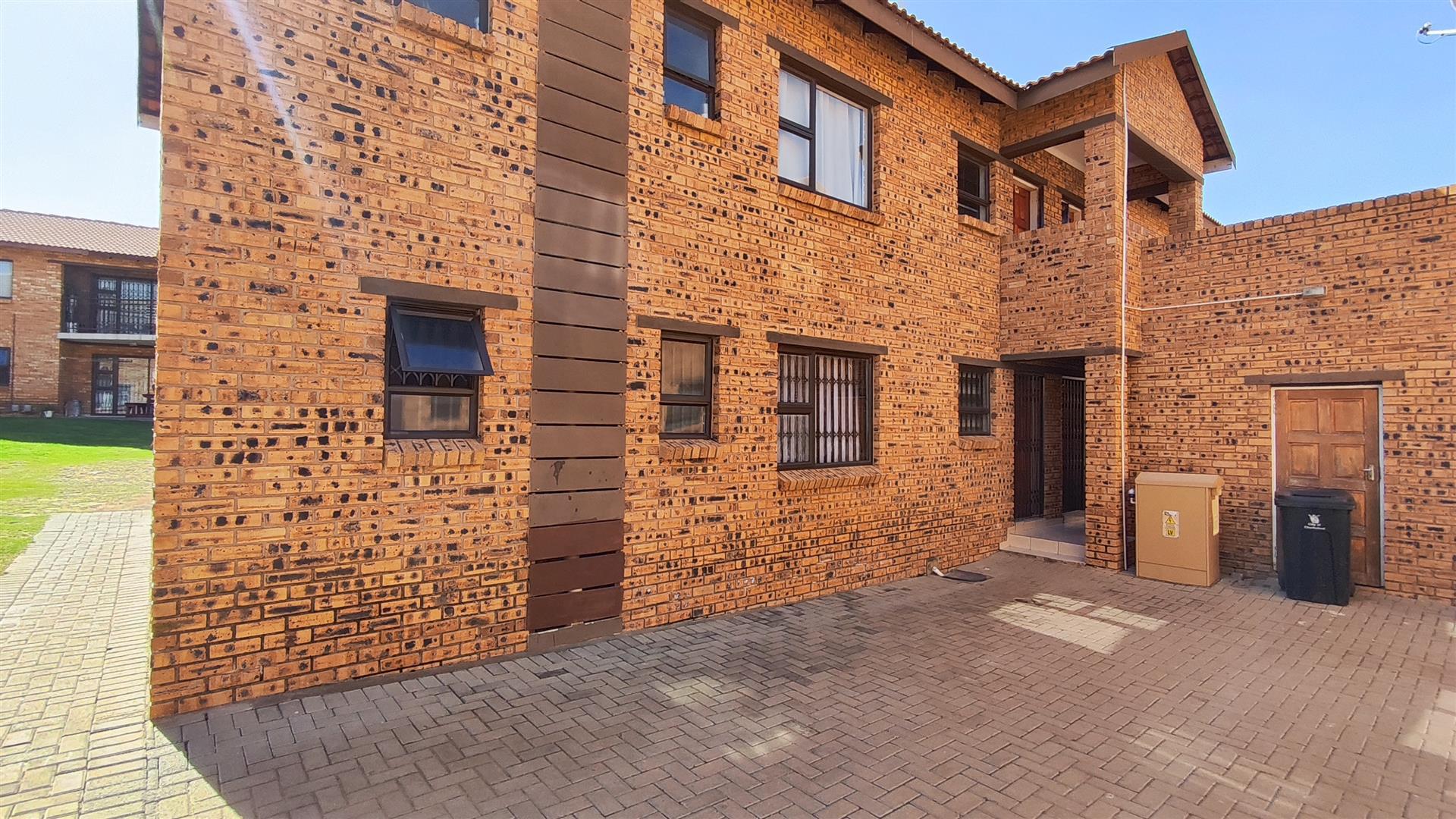Front View of property in Witfield