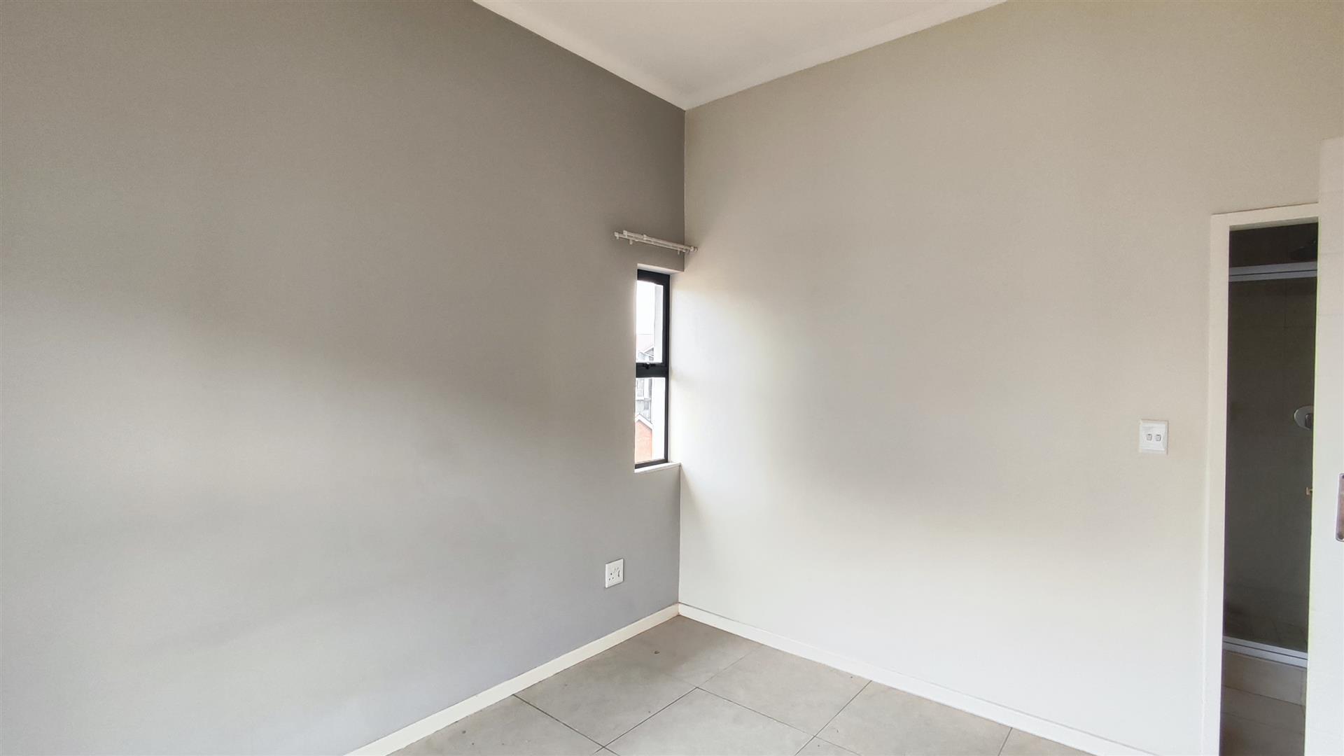 Bed Room 1 - 13 square meters of property in Westlake View