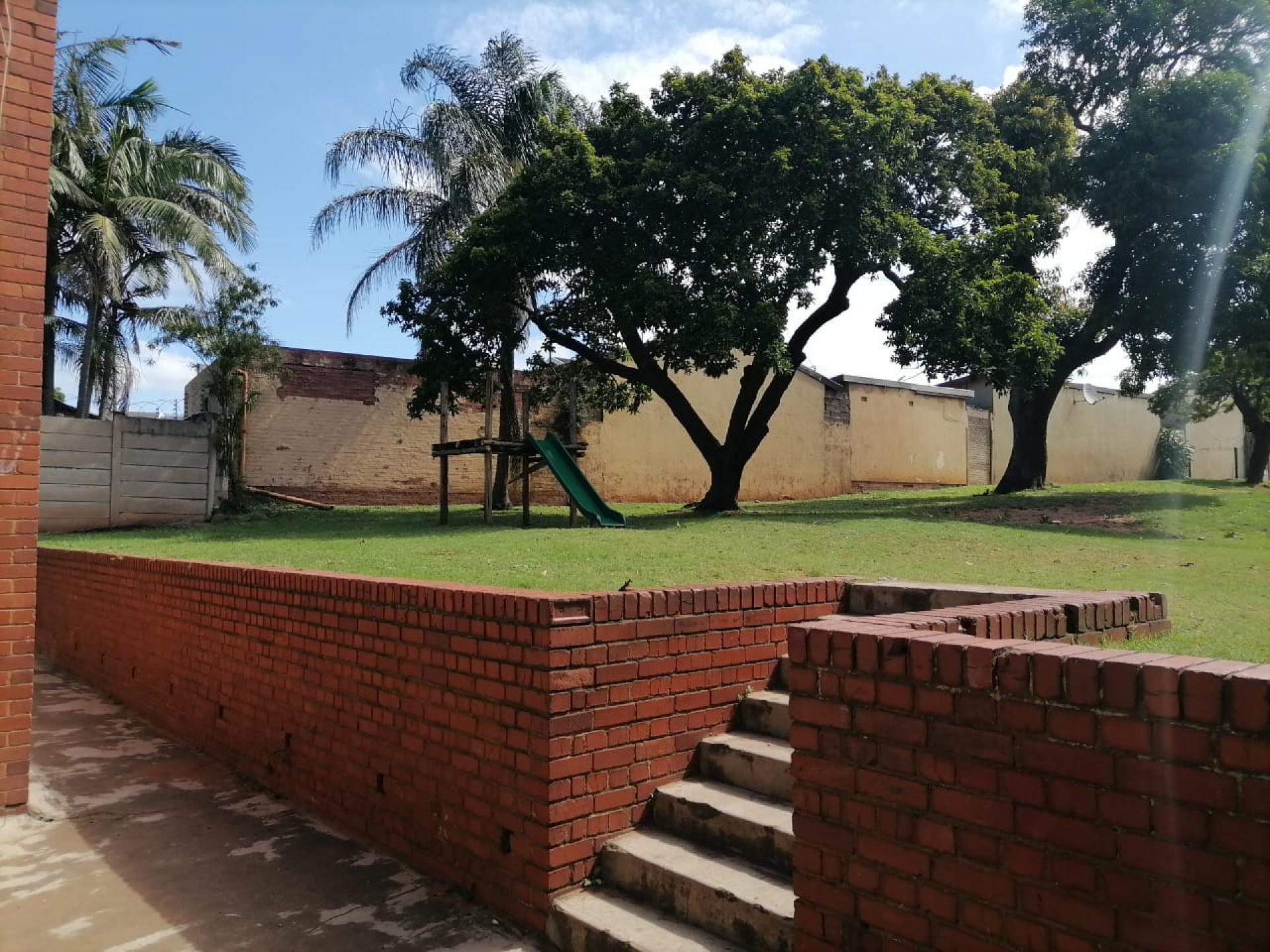  of property in Montclair (Dbn)