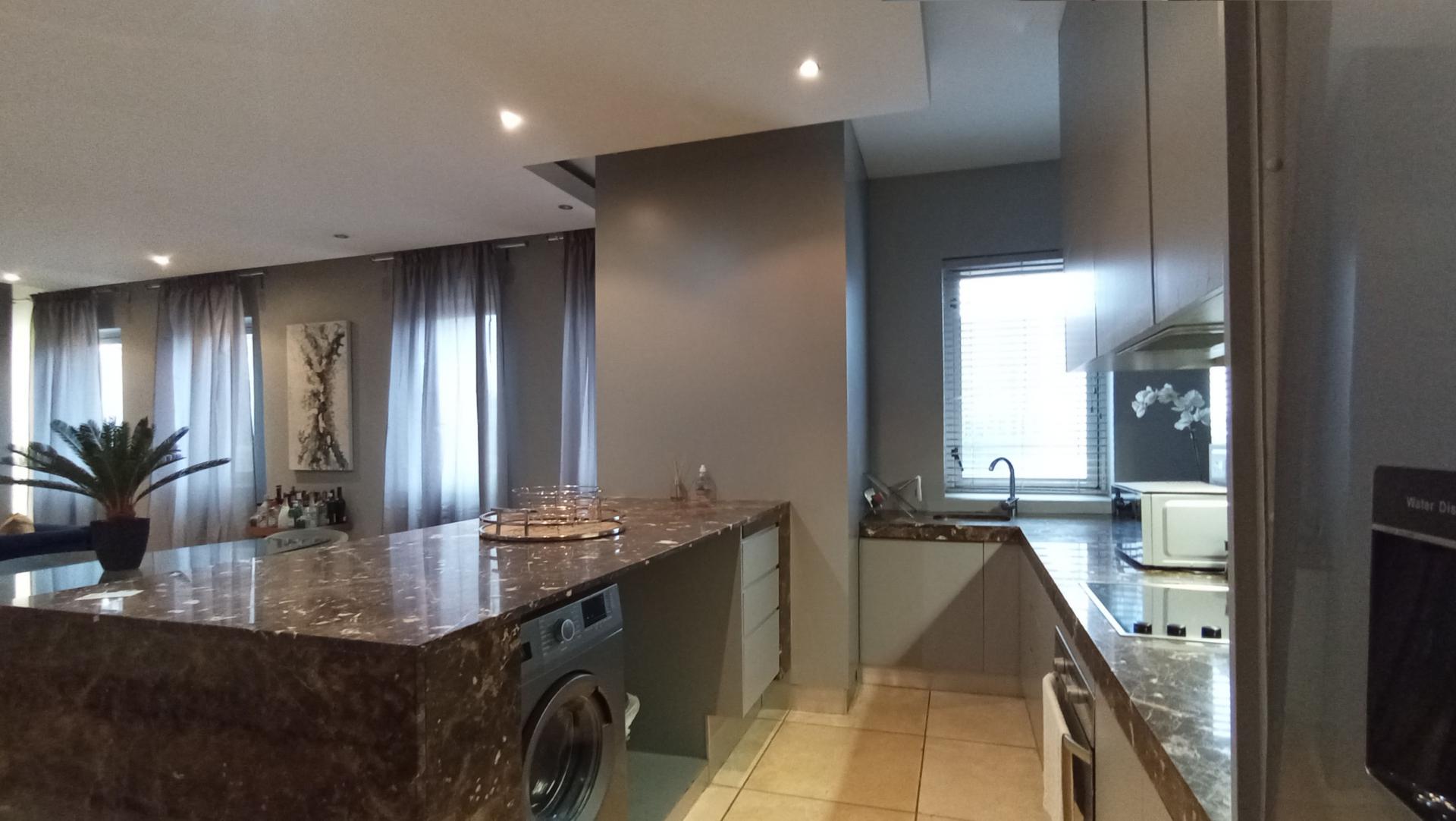 Kitchen - 13 square meters of property in Johannesburg Central