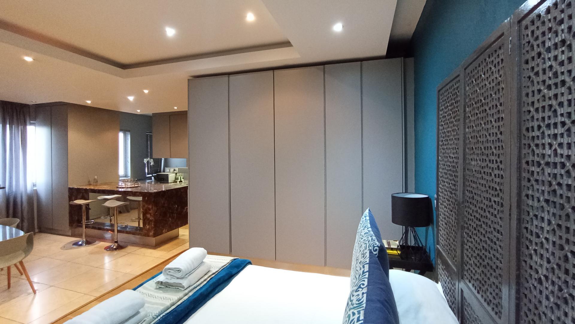 Bed Room 1 - 14 square meters of property in Johannesburg Central