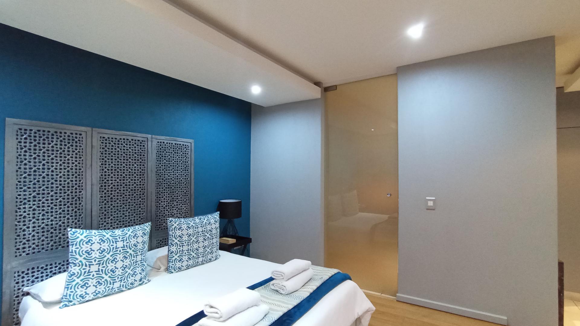 Bed Room 1 - 14 square meters of property in Johannesburg Central