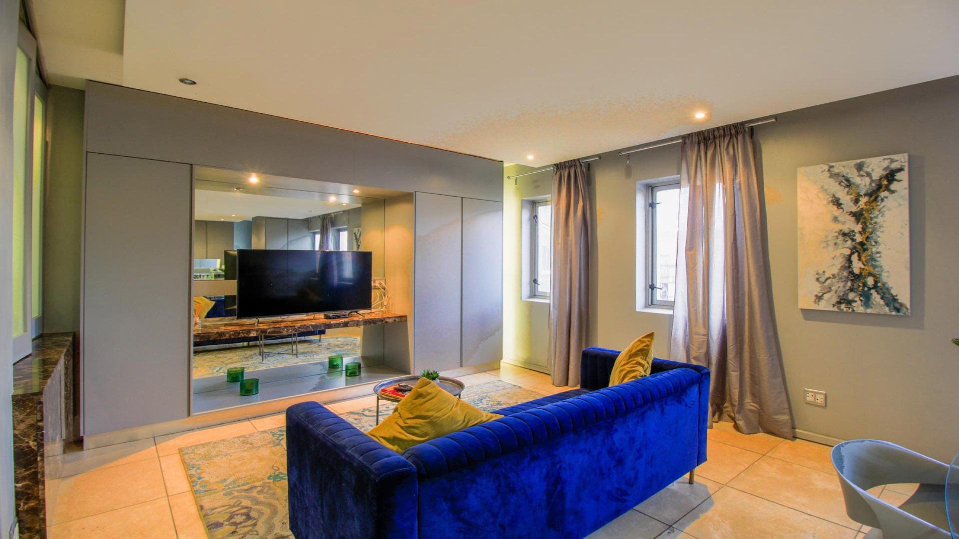 Lounges - 16 square meters of property in Johannesburg Central