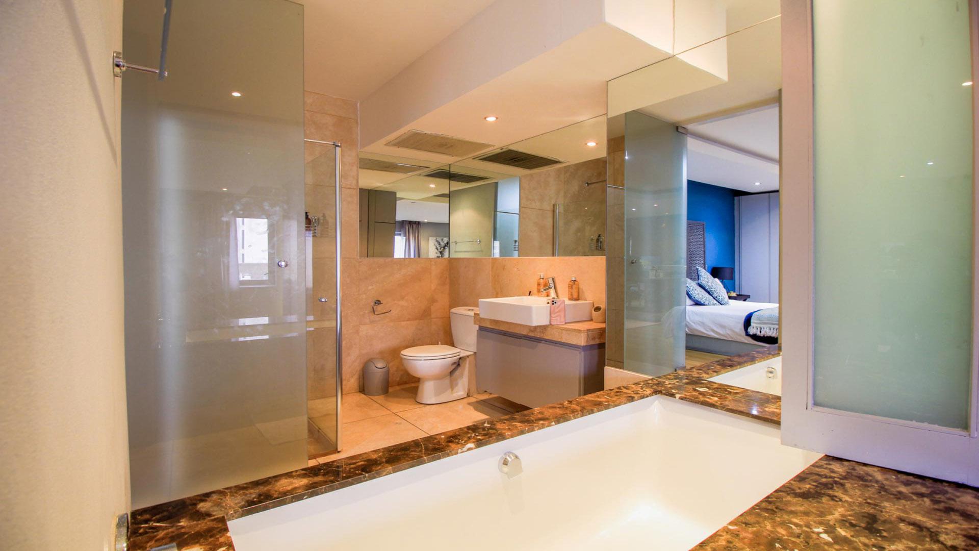 Bathroom 1 - 7 square meters of property in Johannesburg Central