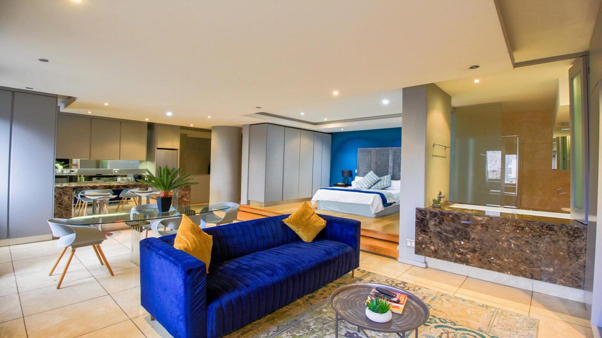 Lounges - 16 square meters of property in Johannesburg Central